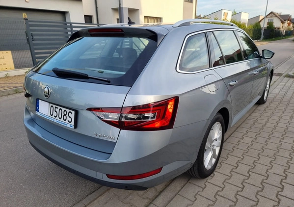 Skoda Superb cena 106899 przebieg: 72000, rok produkcji 2018 z Sosnowiec małe 742